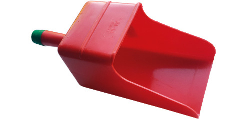 Bootsschöpfer mit Trichter